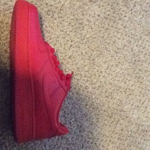 Red af1 only wore few times